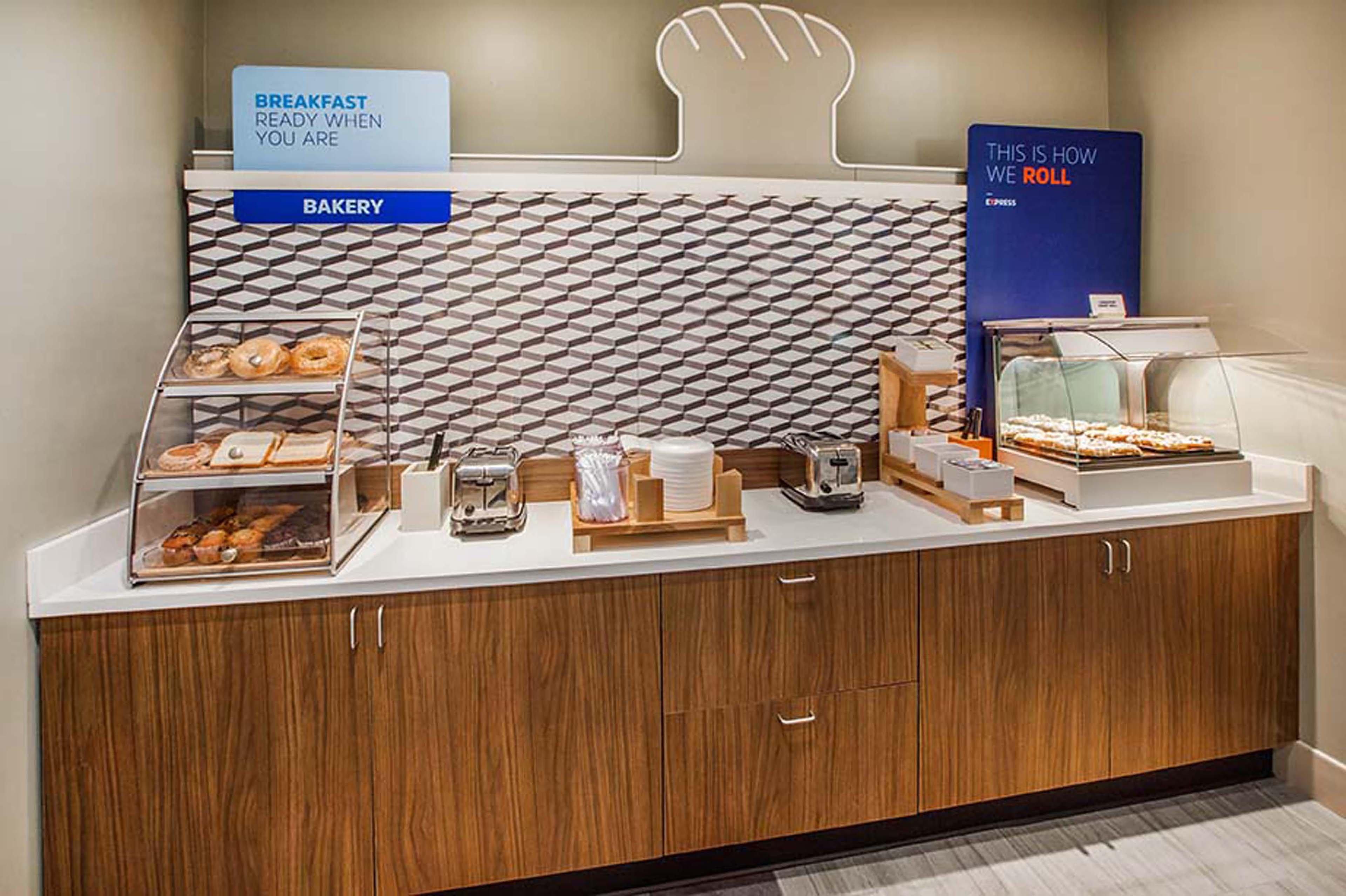 Holiday Inn Express & Suites Allentown-Dorney Park Area By Ihg Exteriör bild