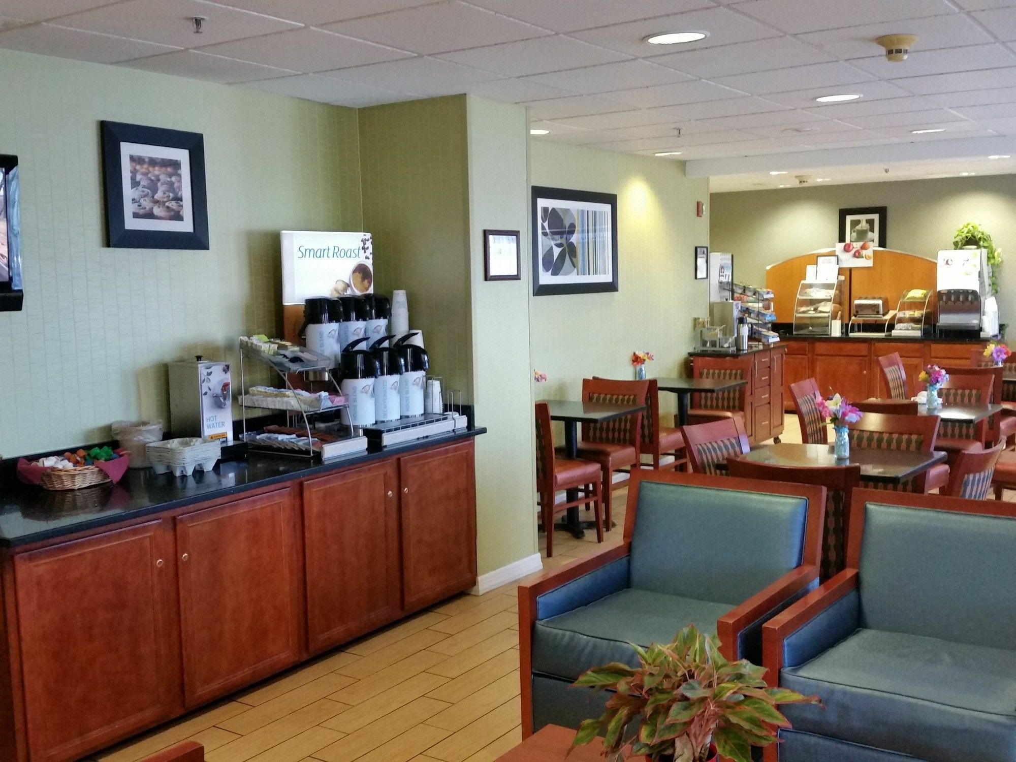 Holiday Inn Express & Suites Allentown-Dorney Park Area By Ihg Exteriör bild